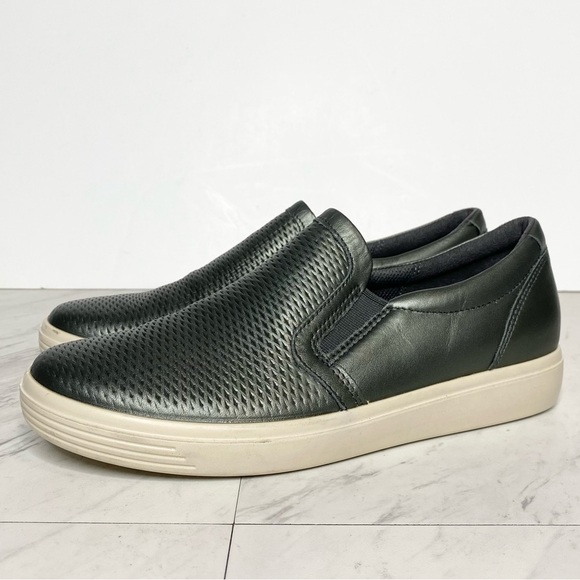 New! Ecco Classic Leather Slip On Sneaker 6 - Picture 1 of 13
